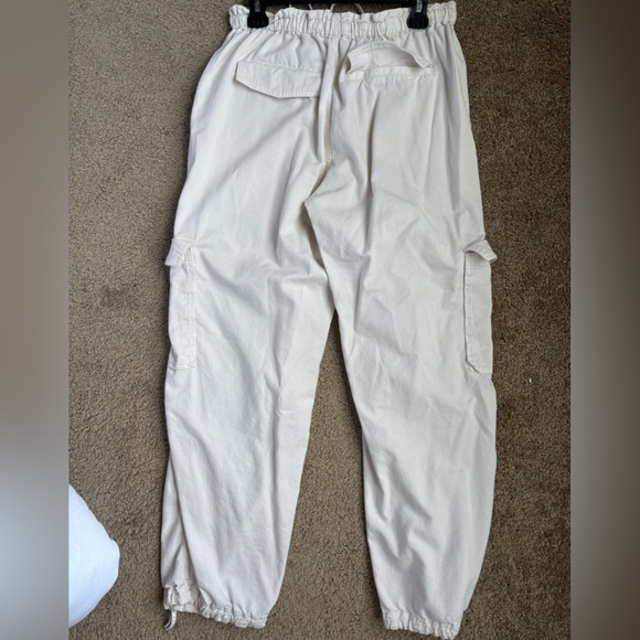 Abercrombie & Fitch White Cargo Pants - Picture 2 of 4